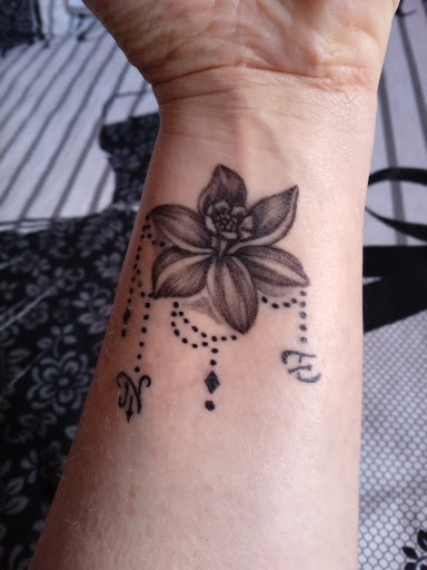 SALON DE TATOUAGE COEUR D'ENCRE