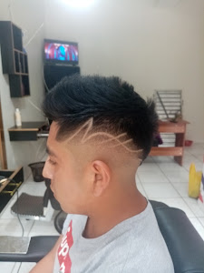 REYES BARBER ESTUDIO 6