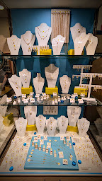 Photo n°3 de Maroquinerie Bijouterie de Concy à Yerres (Magasin de sacs et bagages)