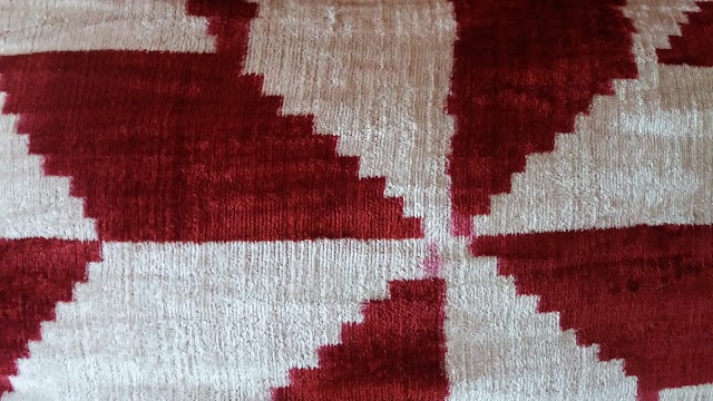 TAILAK - ALFOMBRAS, KILIMS, COJINES IKAT Y TEXTILES DE ASIA CENTRAL