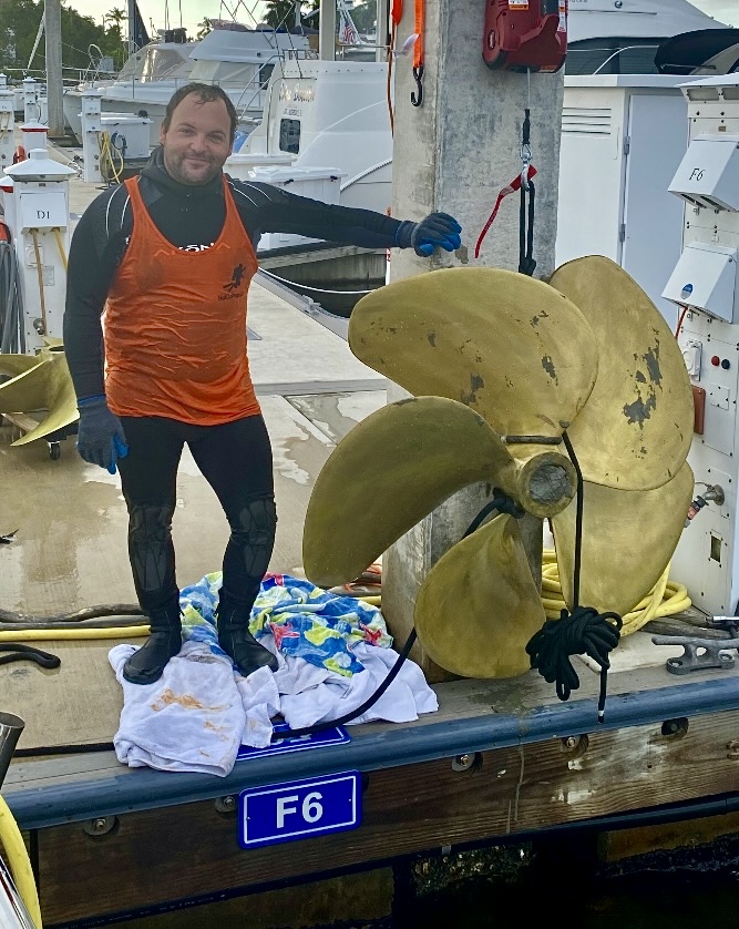 Hull 2 Prop photo 13