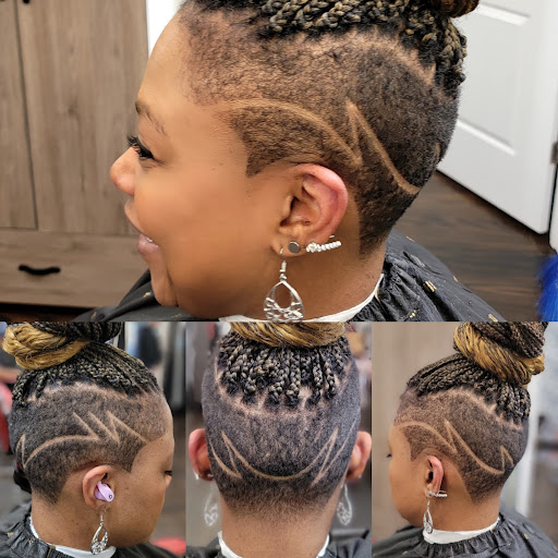 FLO FADES (owned by Crown All-Around LLC). Logo