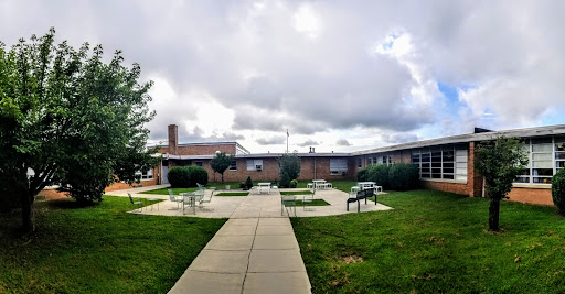 Deery Eakin Elementary - Visual