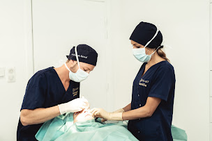 Photo n°22 de Dr Christophe Reinbold - Chirurgien Esthétique Lyon Villeurbanne à Villeurbanne (Clinique chirurgicale)