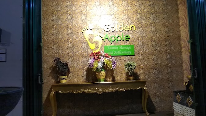 Golden Apple Family Massage And Reflexology, Author: Harry Koswanto