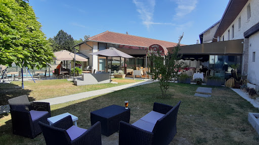 Photo de Camping et Base de loisirs La Plaine Tonique à Malafretaz (01340)