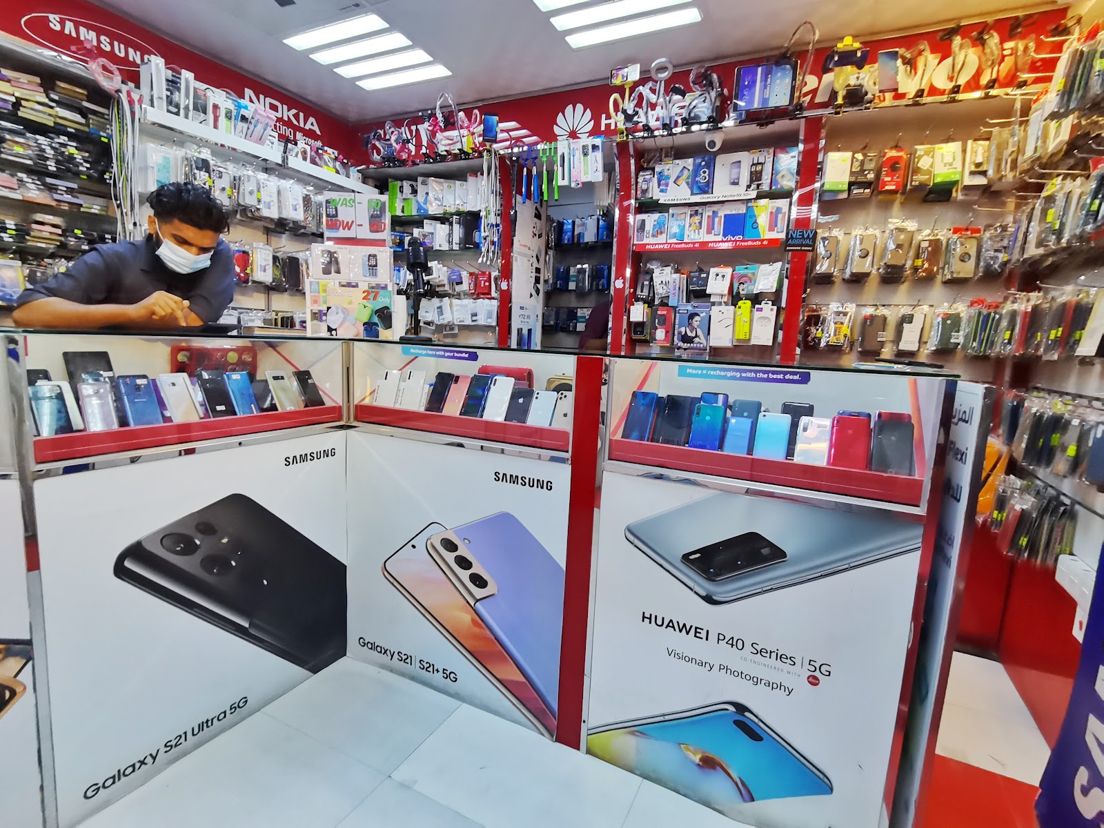 Esquire mobile phone trading Ajman - صورة 3