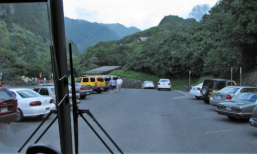 Iao Valley parking lot - Thumbnail
