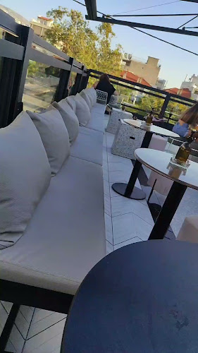 Πλ. Υμηττού 3, Υμηττός 172 37