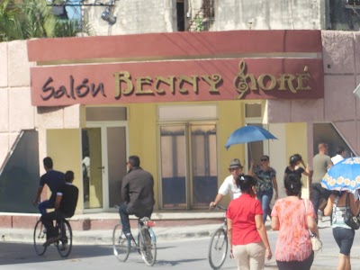 Photos of Sal&oacute;n Benny Mor&eacute;