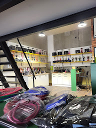 Photo n°2 de HK INDUSTRY à Lagny-sur-Marne (Atelier de réparation de téléphones mobiles)