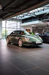 Photo n°13 de Centre Porsche Paris Ouest à Poissy (Garage automobile)