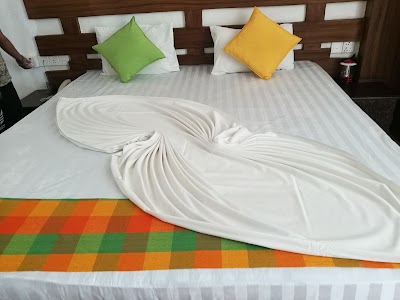 Photos of Maple Leaf Hotel