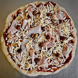 Photo n°2 de La Cabane à Pizza - Pizzeria 24h/24 7j/7 à Genillé (Pizzeria)