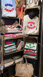 Photo n°13 de Kokomo🌴🌺 à Saintes-Maries-de-la-Mer (Magasin de chaussures)