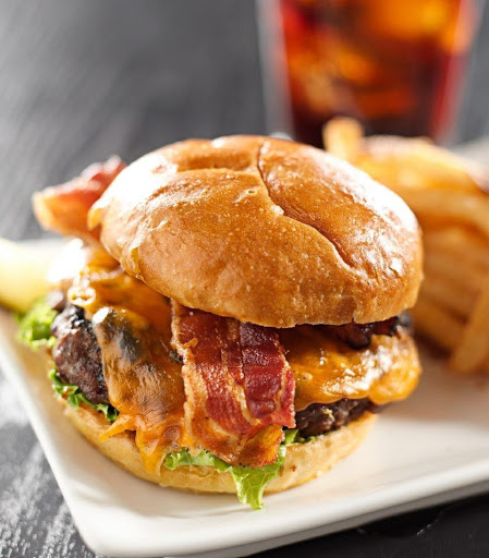 Huddle Up Sports Bar & Grill - Thumbnail