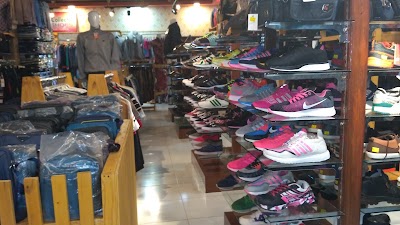 Photos of IDOLA COLLECTION