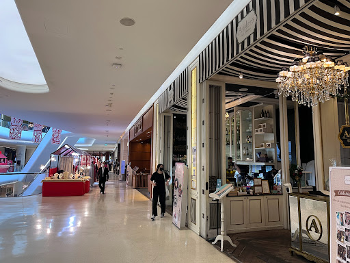 Central Embassy Gallery - Canada