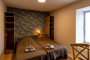 Photo n°5 de Les Grandes Terres Karma Maha Meru Ling à Francheville (Centre de yoga)