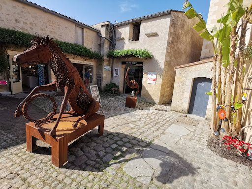 Photo de LA COUR DE ARTS