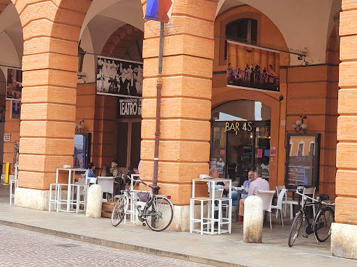 Bar 4s - Visual
