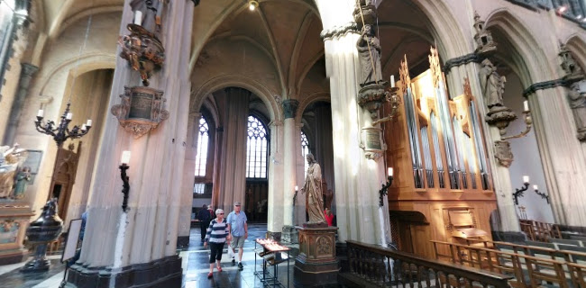 Reacties en beoordelingen van Basiliek van het Heilig Bloed
