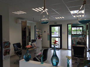 Photo n°1 de L'instant bien-être à Vernantes (Salon de coiffure)