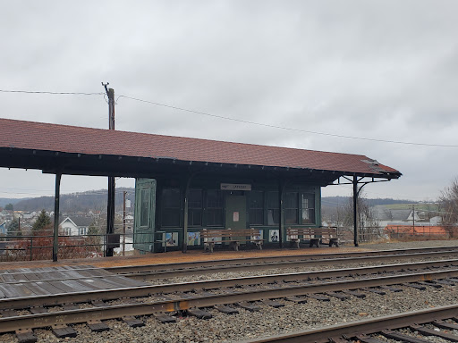 Latrobe - Visual