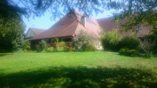 Photo de GÎTES & BIEN-ETRE : 2 Gîtes avec cheminée & jacuzzi ; 1 chalet avec un sauna - Région Lacs & Cascades, ski, Haut-Jura. à Saint-Laurent-en-Grandvaux (39150)