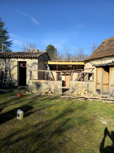 Photo de Sarl couverture renovation maçonnerie CRM à Neuvic (24190)