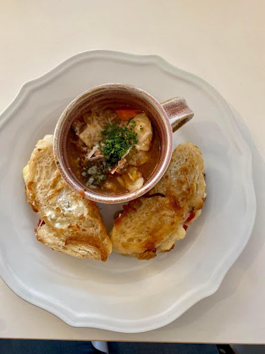 Madeline's Cafe - Visual