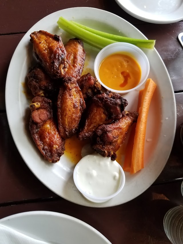 The Field Irish Pub & Eatery