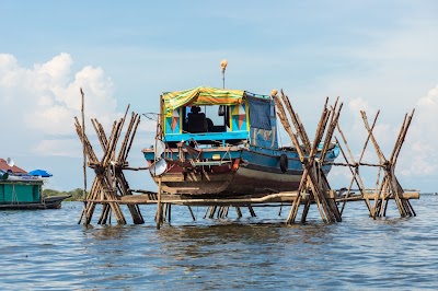 Photos of Krakor Floating Village