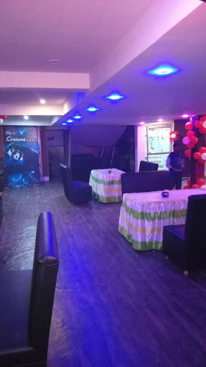 THE KING BAR and Hotel Baadshah & Restaurant