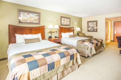Photos of Wingate by Wyndham Champaign