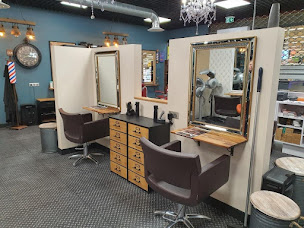 Photo n°22 de Coiffure Plus à Reims (Salon de coiffure)