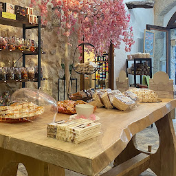 Photo n°28 de Restaurant La Petite Etoile à Saint-Paul-de-Vence (Bar à vin)