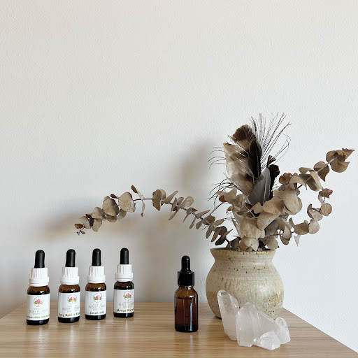 Rhiannon Wihardjo ~ Coaching, Reiki, Flower Essences - Thumbnail