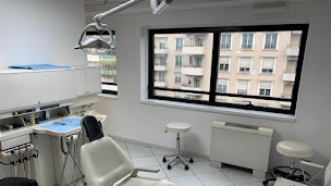 Photo n°1 de Cabinet Dentaire BOBILLON à Bron (Dentiste)