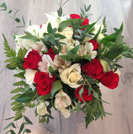 April Showers Floral Designs - Thumbnail