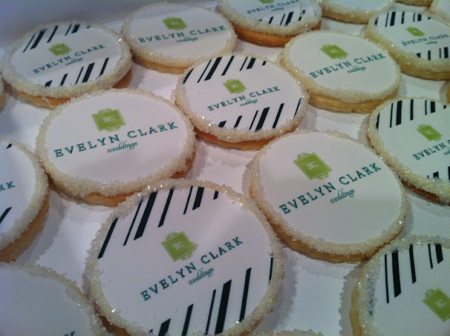 SWIRL Custom Cakes & Desserts by null