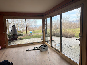 Photo n°2 de E.P.M. - Etude et Pose de Menuiseries à Amancy (Magasin de moustiquaires)