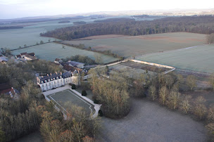 Photo n°3 de Château des Barres à Sainpuits (Château)