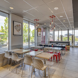 Photo n°57 de KFC Bordeaux Mérignac à Mérignac (Restaurant de hamburgers)