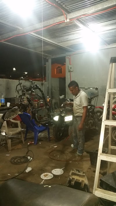 Photos of Moto Partes Jose