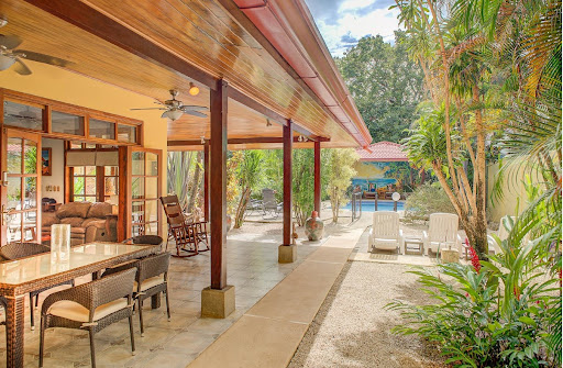 Coco Rico Beach House Rental