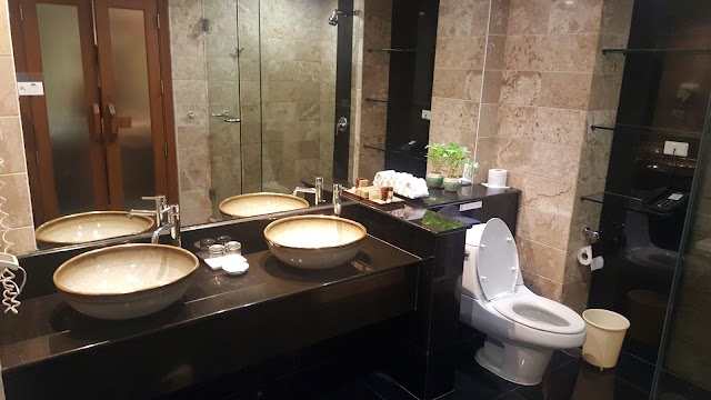 The Royal Paradise Hotel & Spa.