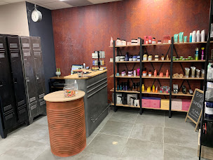 Photo n°5 de isares coiffure à Thouars (Salon de coiffure)