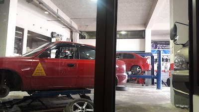 Photos of Tire Kingdom