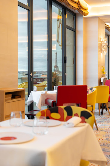 Le Tout-Paris by null